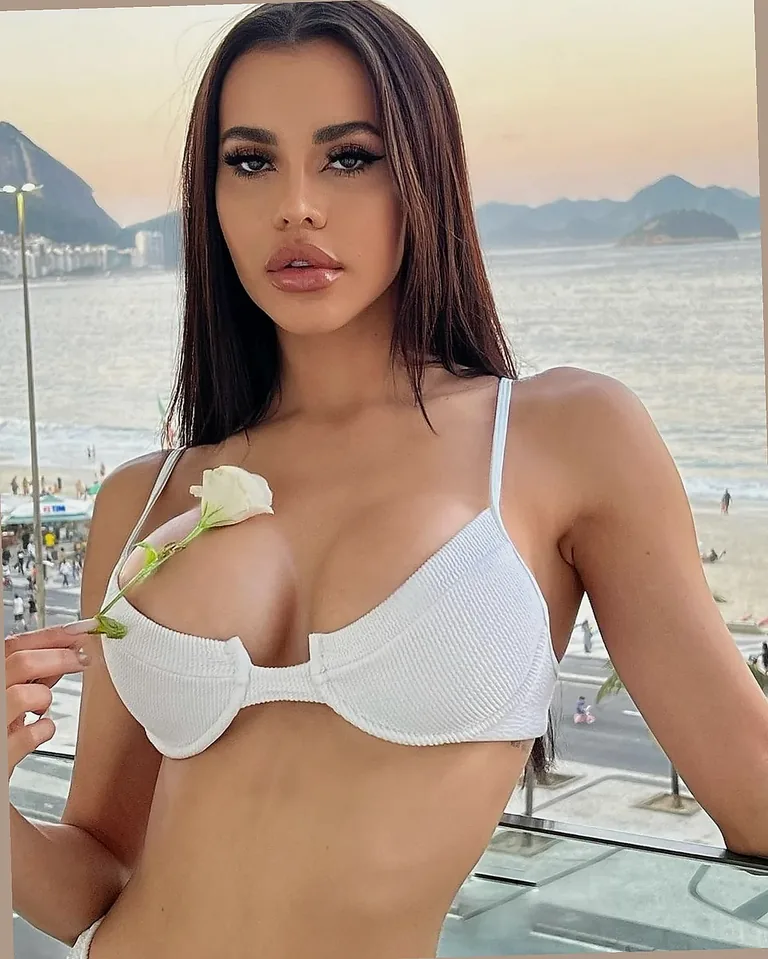 Adel - Bursa Escort (Eskort) | Mudanya Escort (Eskort) | Adel | Davet ve Etkinlik | Elite Girls VIP